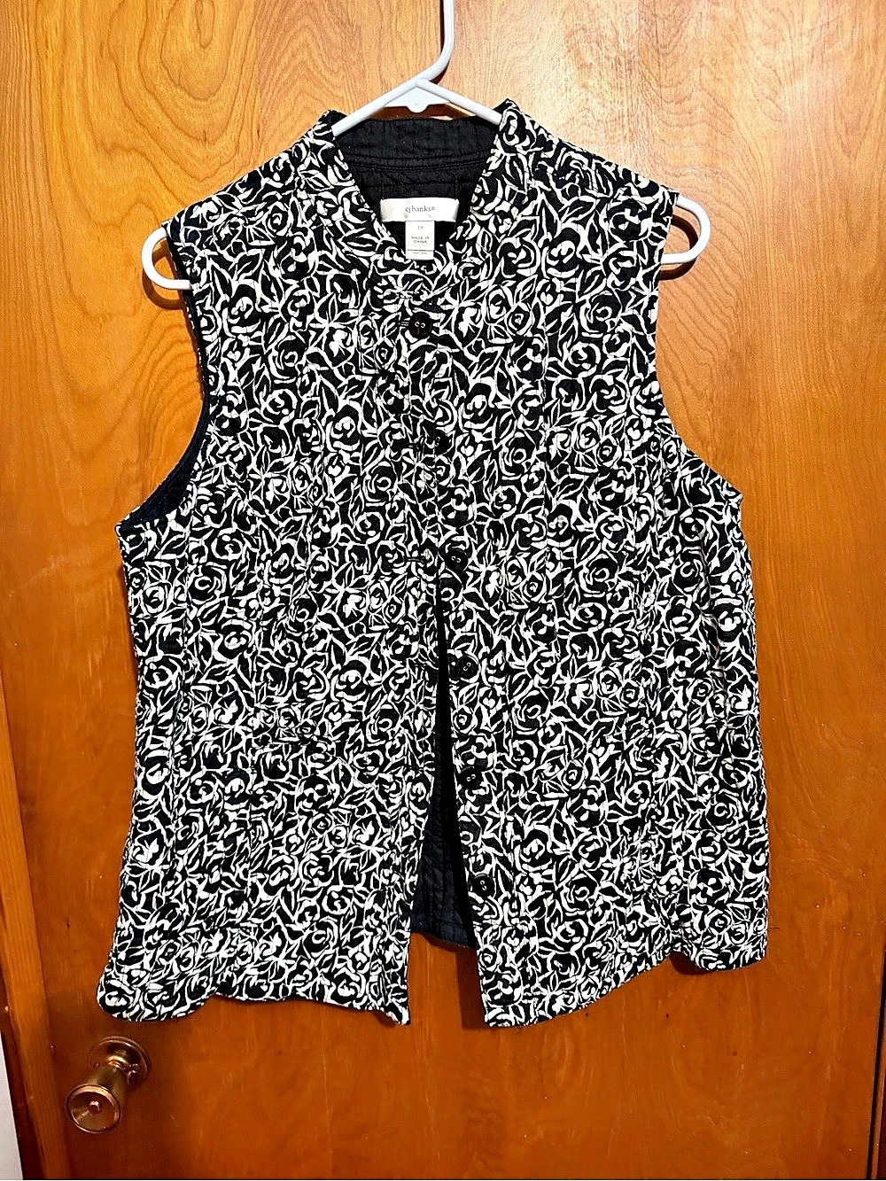CJ Banks Floral Zip Vest in Black & White Size 1X Like New
